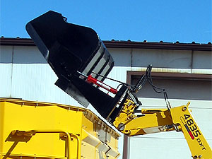 HiDump Bucket in "up" position. Shown with spring hose holder.